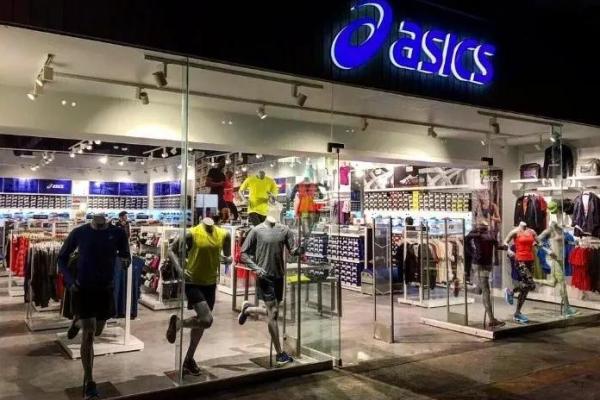 Asics gana la carrera de las marcas de ropa deportiva que quieren irse del  país – Info Textil